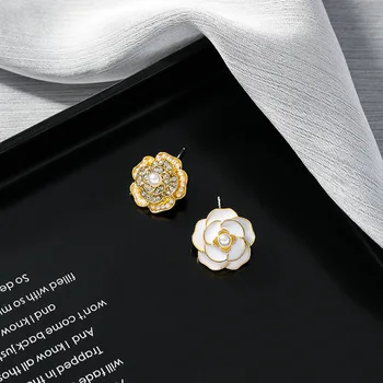 S925 sidabrinė adata perlo auskaru naujo dizaino prasme prancūzijos nesimetriškas camellia eardrop interneto įžymybė temperamentas vintage papuošalai 