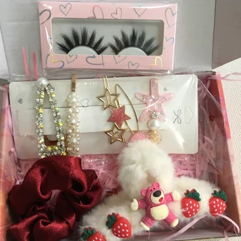 Plaukų segtukai Kalėdų dovanų dėžutėje 